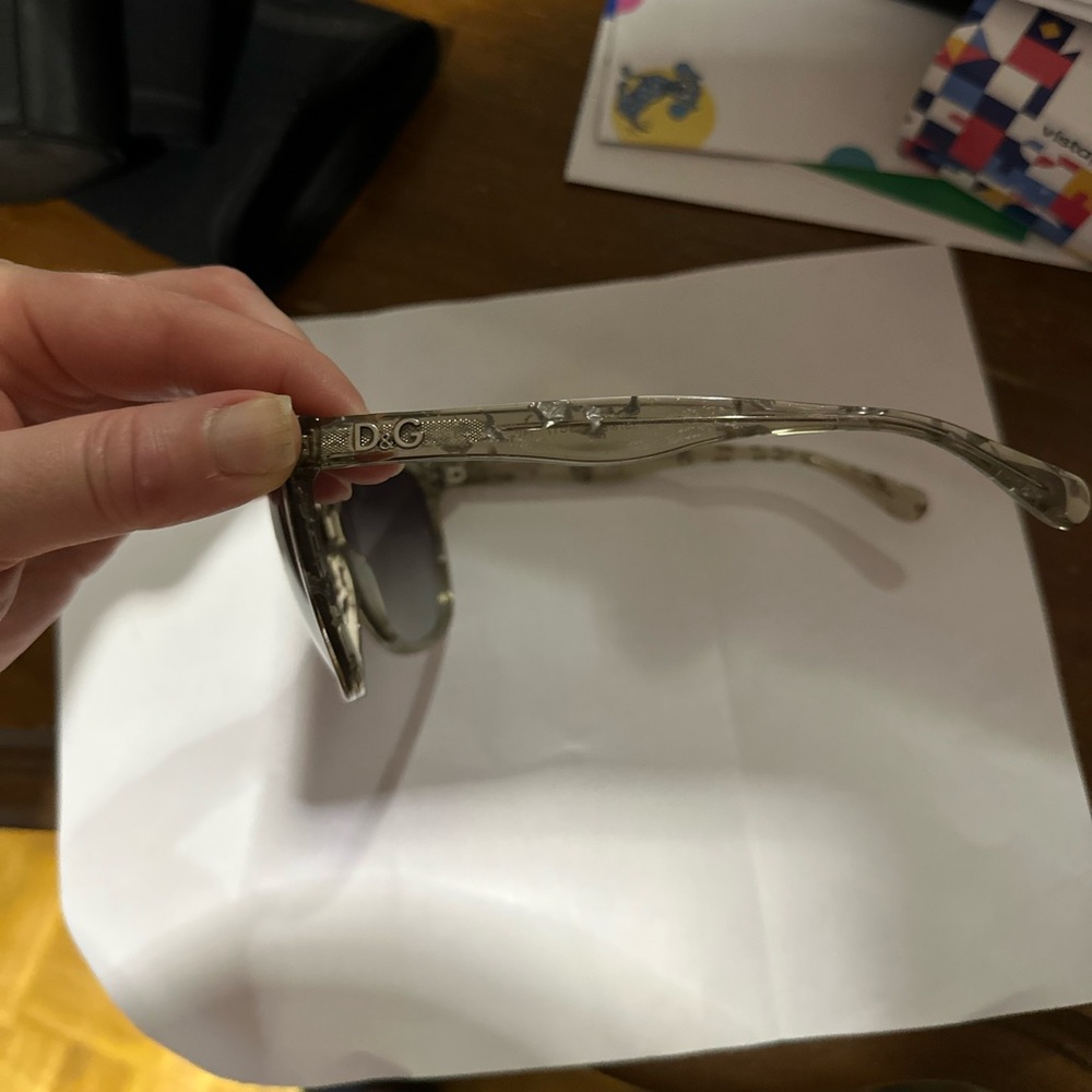Dolce & Gabbana Sunglasses with Original Case - Pre-owned Clear Lenses - Picture 11 of 11